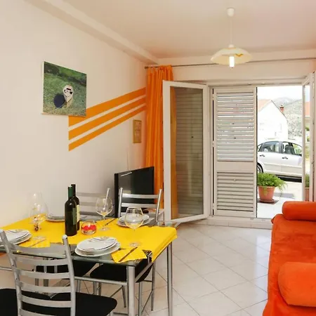 Daire Elegant In With 40 M² Terrace