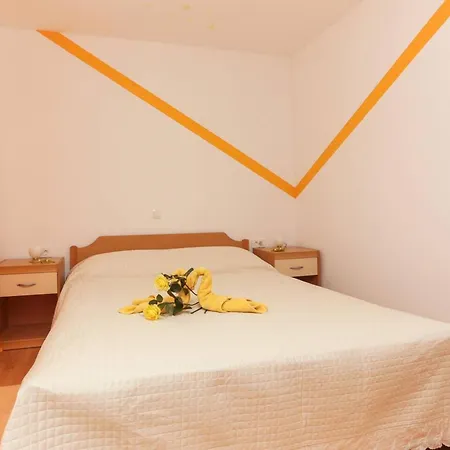 Elegant In With 40 M² Terrace Apartment