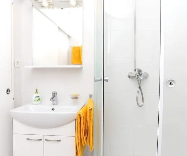 Elegant In With 40 M² Terrace شقة *