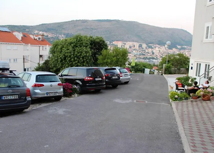 Apartmán Elegant In With 40 M² Terrace *