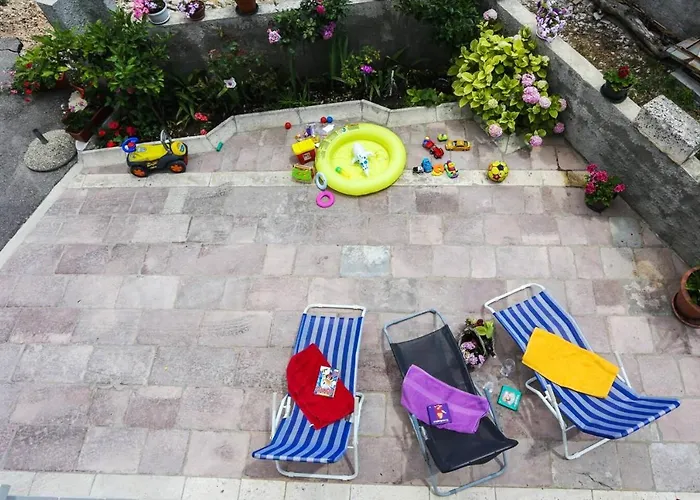 Elegant In With 40 M² Terrace شقة