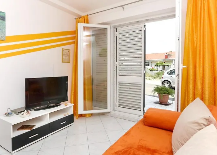 Elegant In With 40 M² Terrace شقة