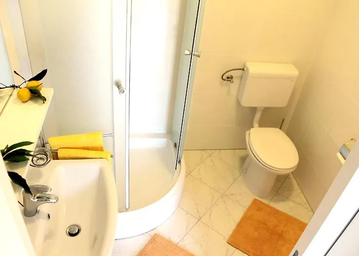 Elegant In With 40 M² Terrace شقة *