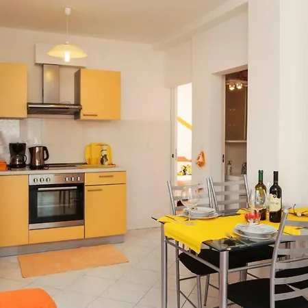 Elegant In With 40 M² Terrace Dubrownik