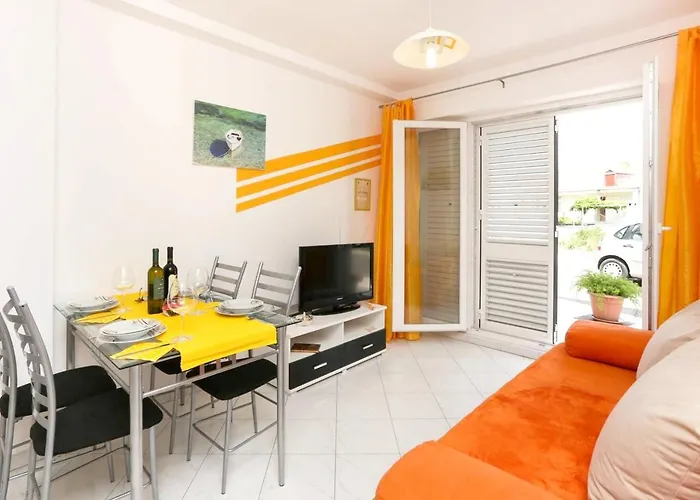 Elegant In With 40 M² Terrace 두브로브니크